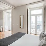 Trendy Flat In The Iconic Chiado Lisbon