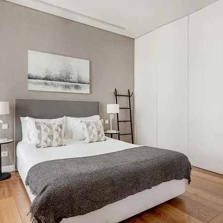 Trendy Flat In The Iconic Chiado 아파트 *