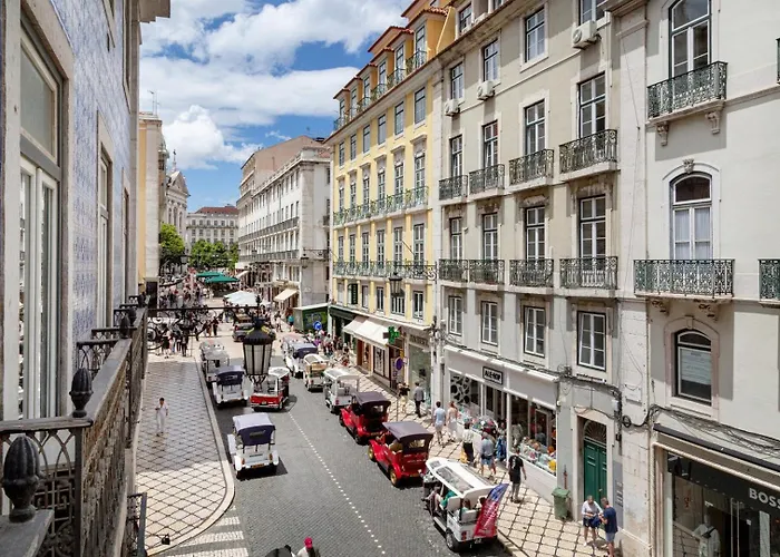 Trendy Flat In The Iconic Chiado * 리스본