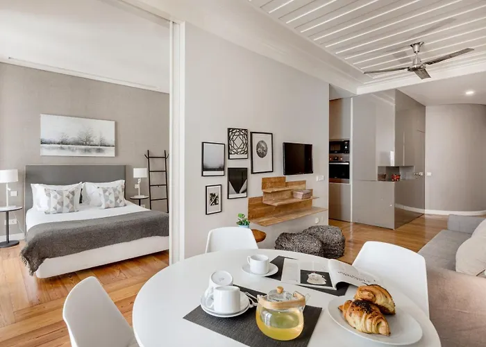 Trendy Flat In The Iconic Chiado 리스본