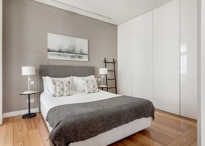 Trendy Flat In The Iconic Chiado 리스본