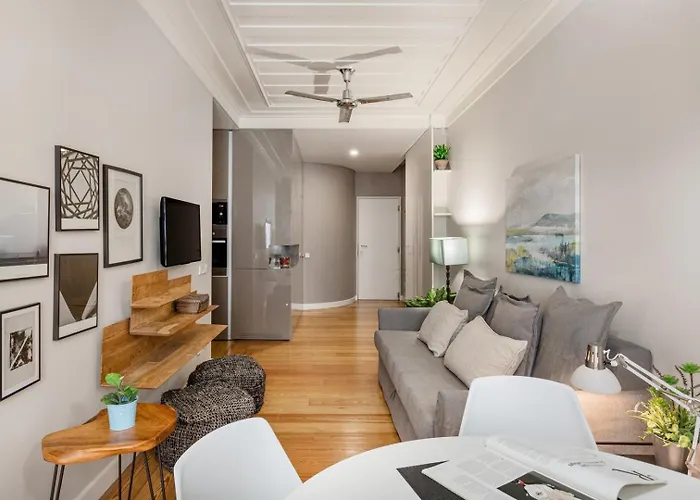 Trendy Flat In The Iconic Chiado * 리스본