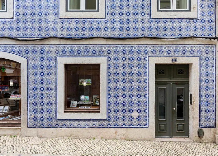 Trendy Flat In The Iconic Chiado 아파트 *